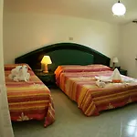 Szálloda Stromboli Tropea 4*