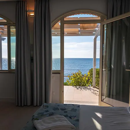 Stromboli Tropea Hotell